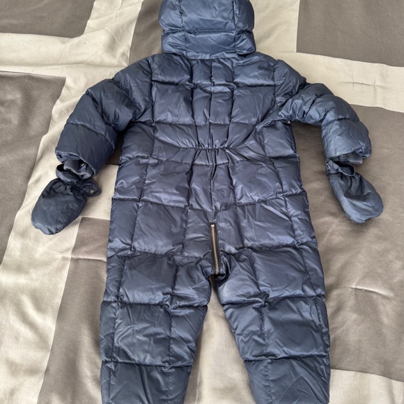 Burberry Snowsuit size 18 months - Picture 3 of 3